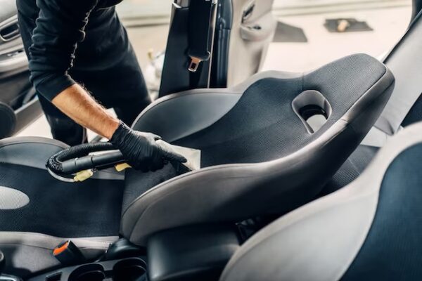 vệ sinh xe ô tô tại nhà Quy Nhơn